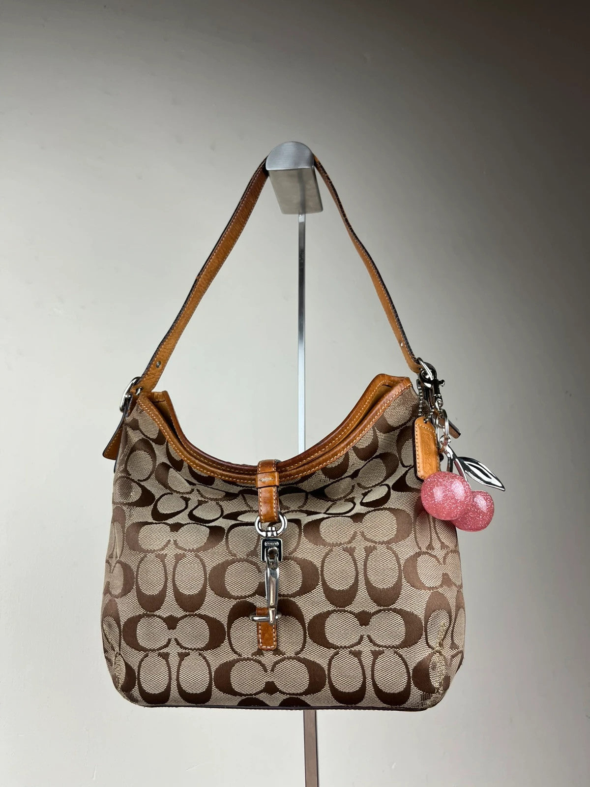 Coach Hamptons Signature Soft Clip Hobo 6845