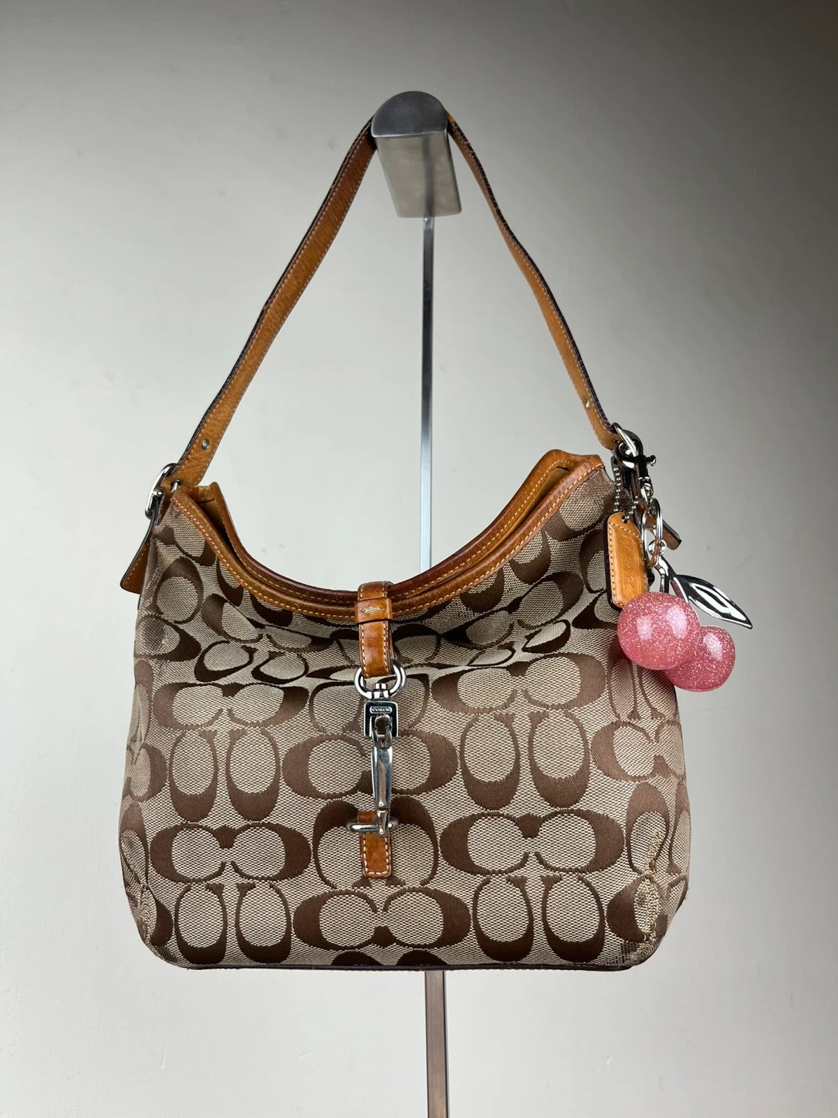Coach Hamptons Signature Soft Clip Hobo 6845