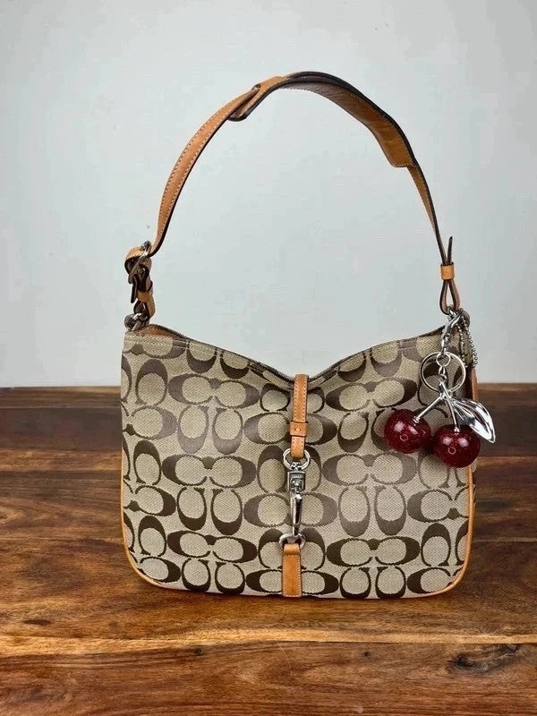 Vintage Coach Signature Hampton Clip Hobo 6091