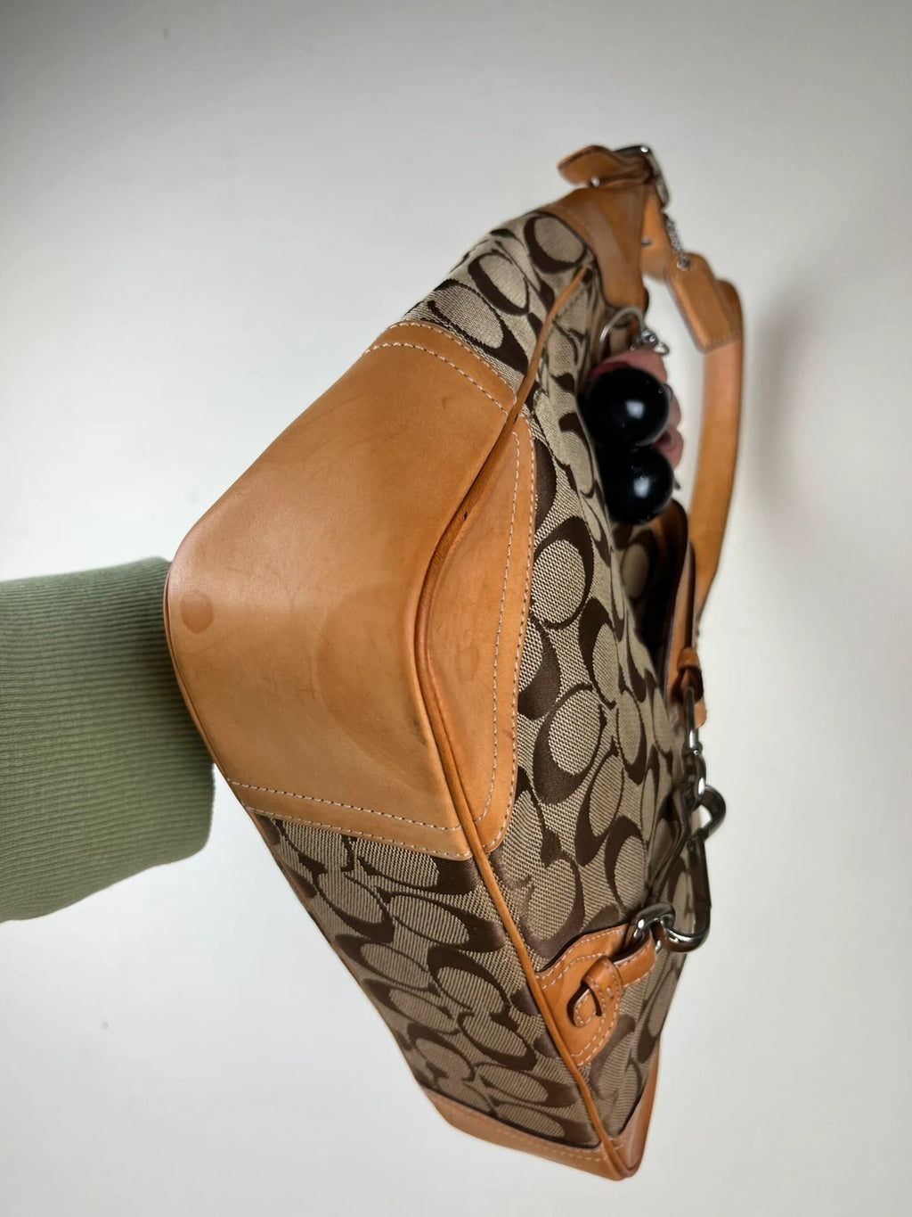 Coach Signature Clip Hamptons Hobo 8K03
