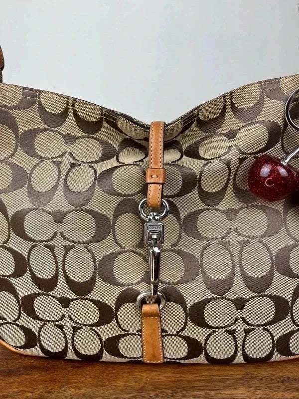 Vintage Coach Signature Hampton Clip Hobo 6091